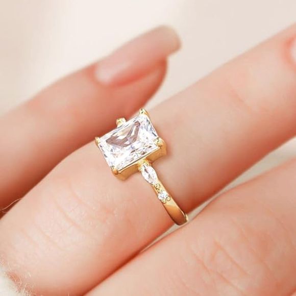 Radiant Elegance: 3CT Cubic Zirconia Wedding Band for Timeless Glamour Size 4-10 - Picture 3 of 3